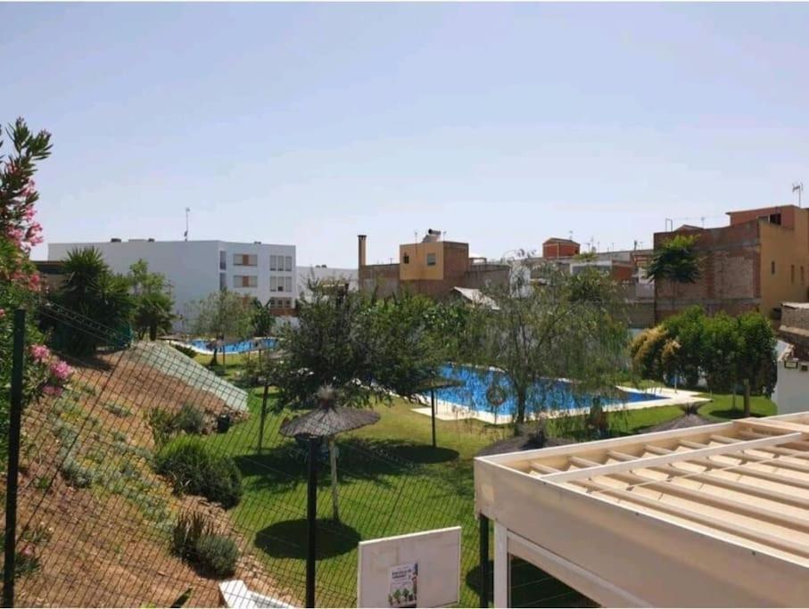 Alojamiento Con Piscina Y Parking En Sevilla La Algaba Ngoại thất bức ảnh