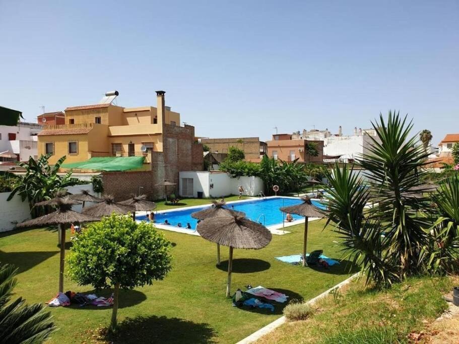 Alojamiento Con Piscina Y Parking En Sevilla La Algaba Ngoại thất bức ảnh